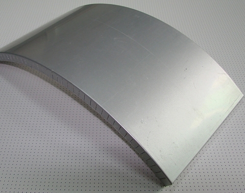 新型材料铝蜂窝板加工生产流程